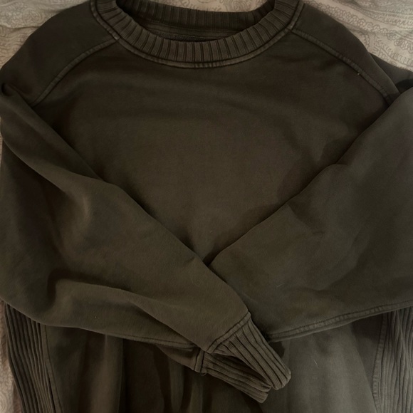 Aerie Green Pullover - Picture 1 of 3